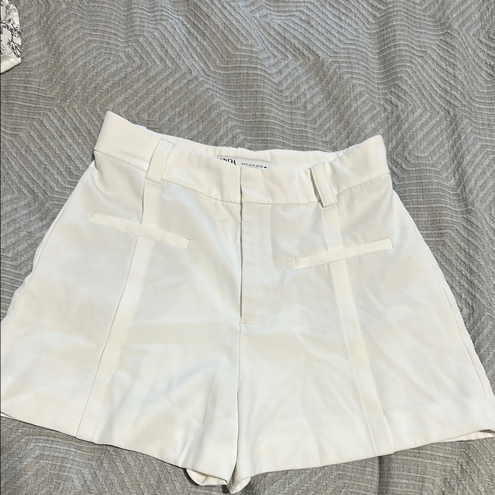 Zara High Waist off White Women's Shorts Size M